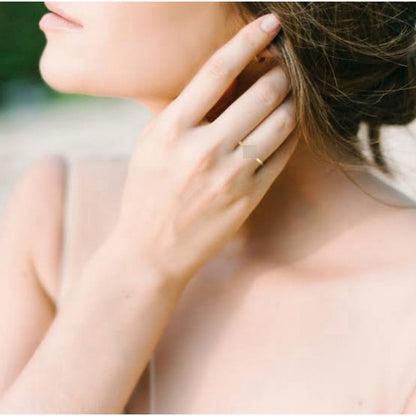 Anillo Solitario Corona Triangulos Oro 10 Kilates