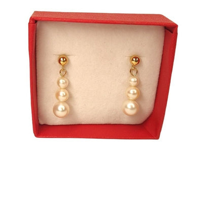 Aretes Con 3 Perlas De Mayor A Menor Elaborado En Oro De 14k
