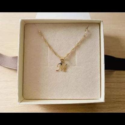 Juego Collar Letra  M   Lisa + Aretes Bola 10 K. + Regalo