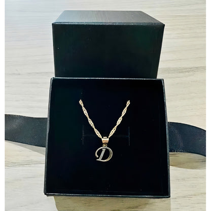 Dije Inicial D Lisa En Oro De 10 K Mas Color Dorado