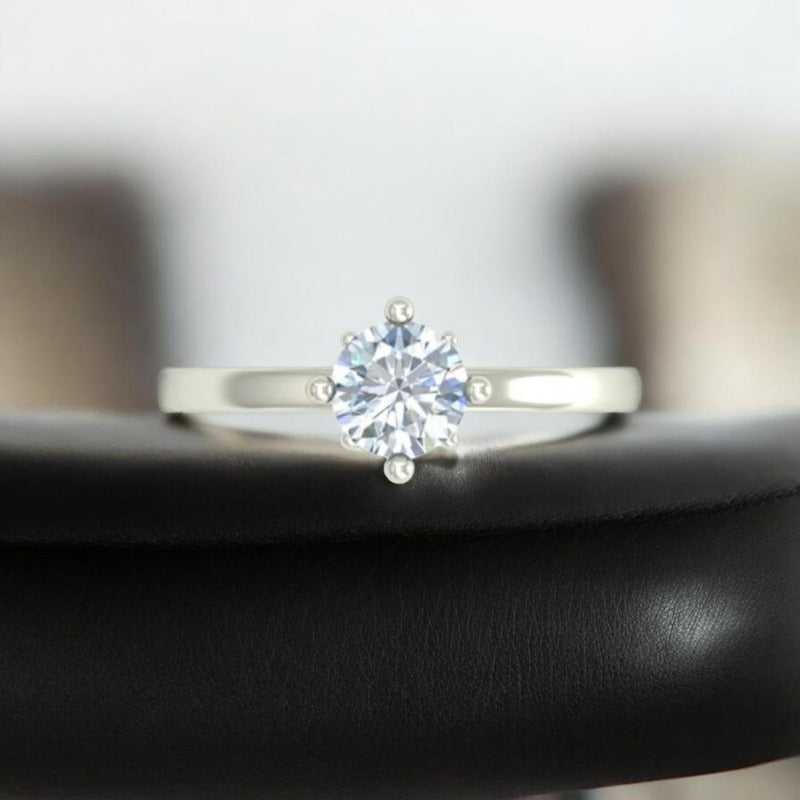 Elegante Anillo Compromiso Corona Zirconias Oro 14 Kilates