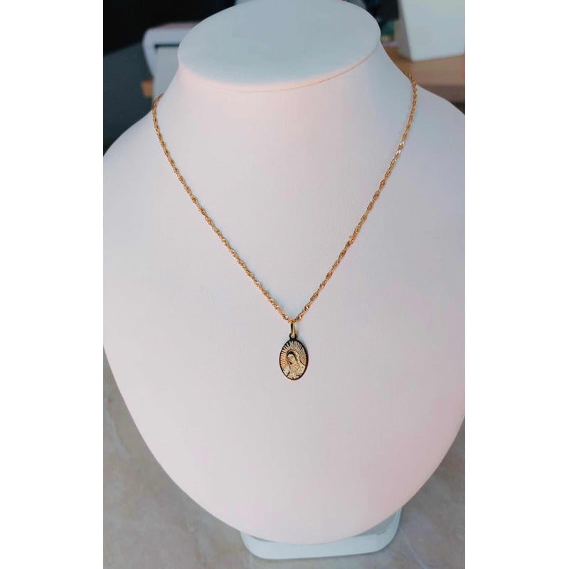 Medalla Oval De Virgen De Guadalupe Oro 14 K + Obsequio
